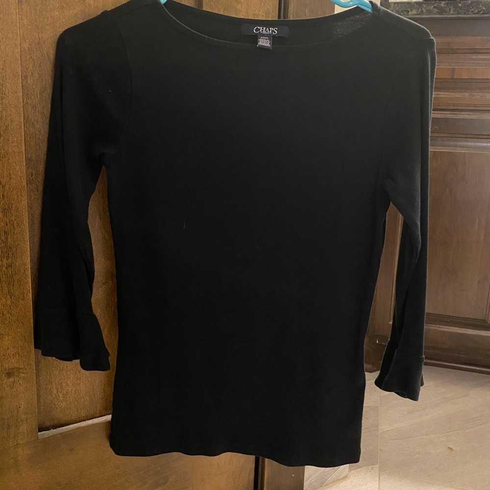 Mid-sleeve shirt